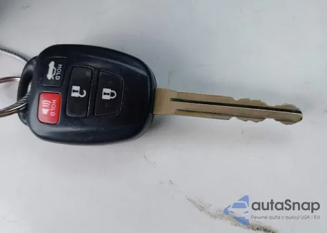 2018 Toyota Corolla Le z USA, uszkodzony, nr VIN 2T1BURHE8JC051853